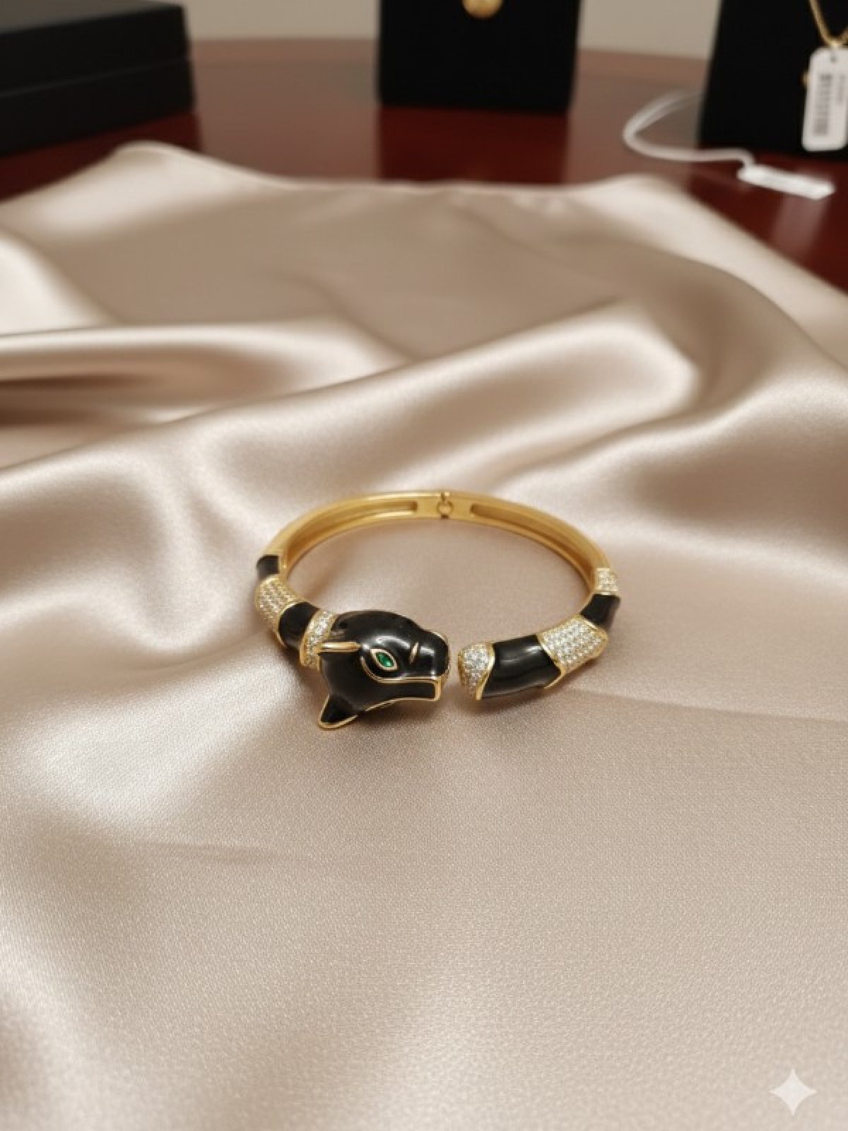 Jaguar Tasarım Kelepçe